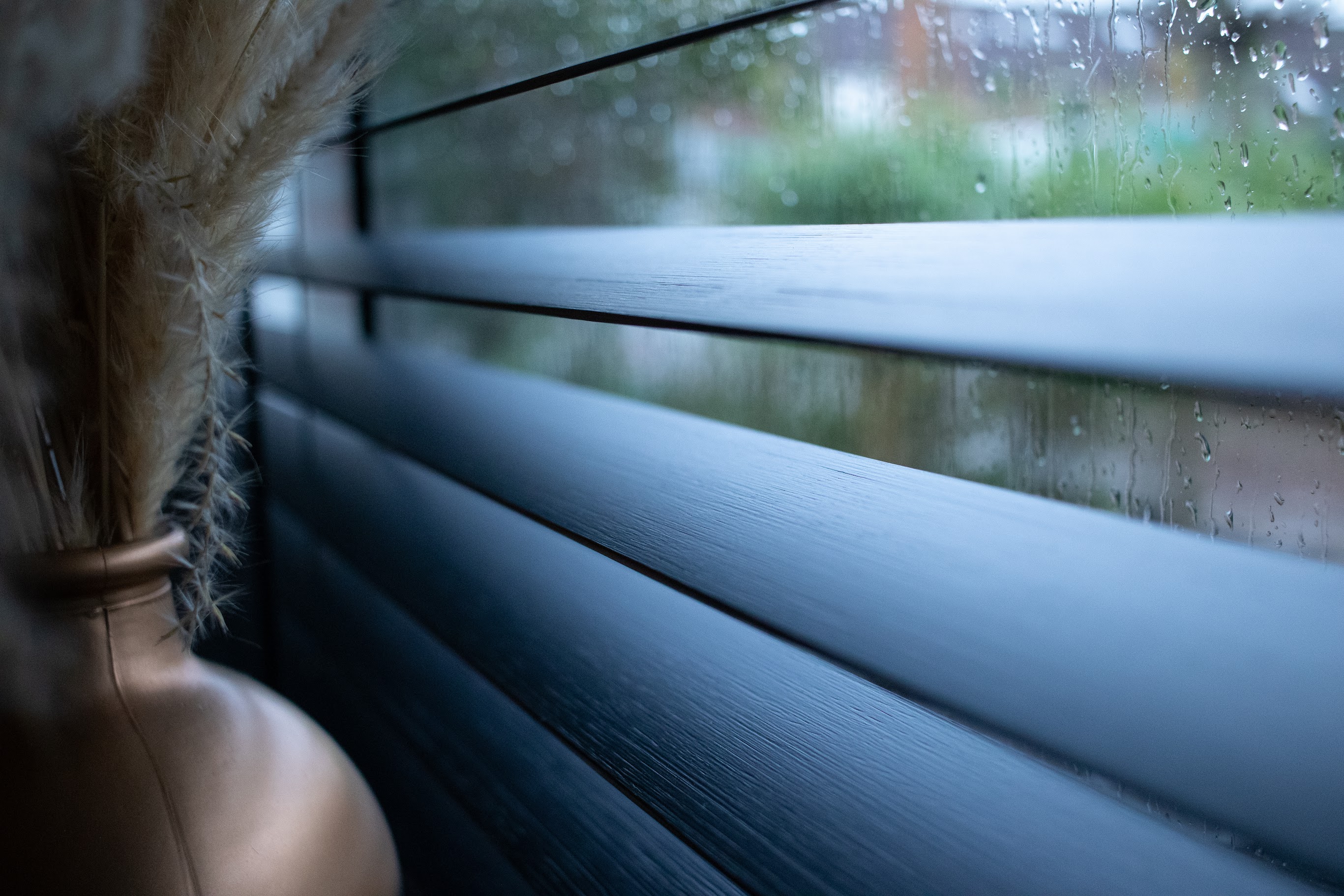 close up houten jaloezie